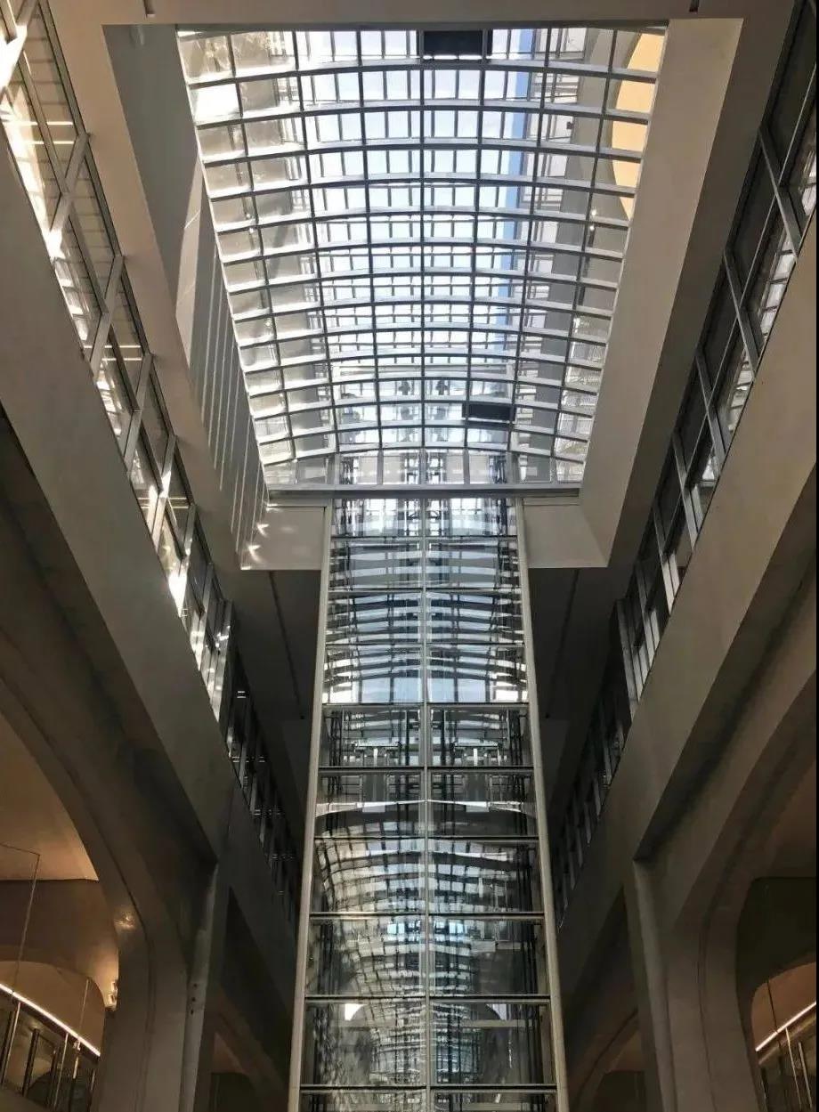 生態創新的綠色建筑.jpg